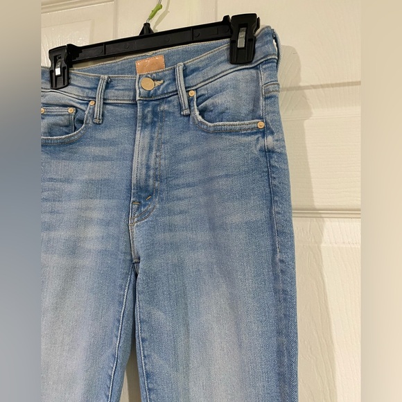 MOTHER The Insider Crop Step Fray Jeans In Limited Edition Wash Denim Size 24 - Picture 4 of 15